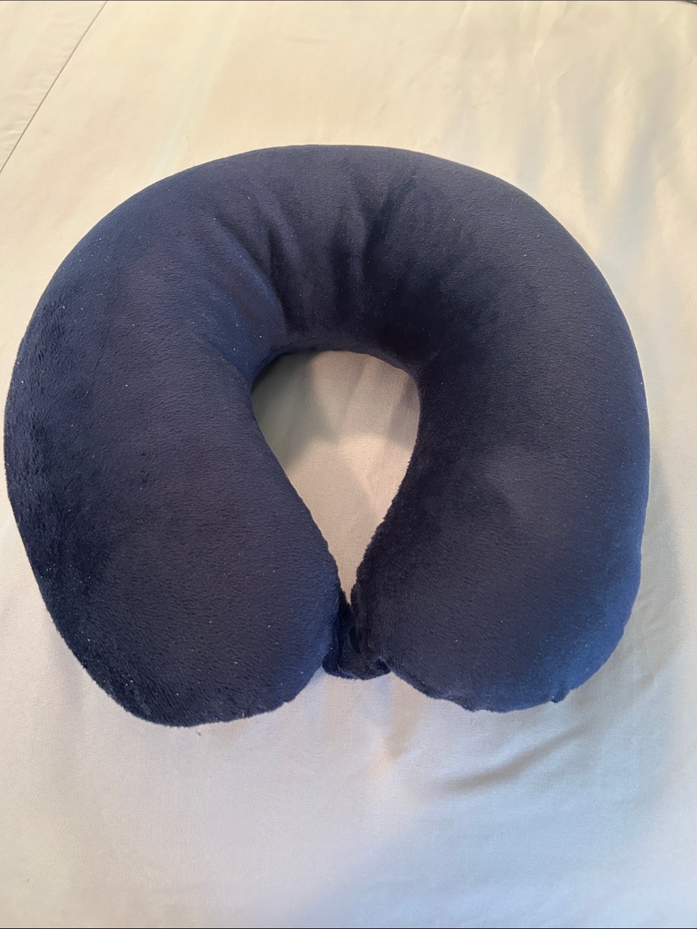 Plush U-Shaped Travel Neck Pillow in Navy